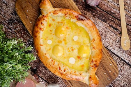 Хачапури по-аджарски на компанию