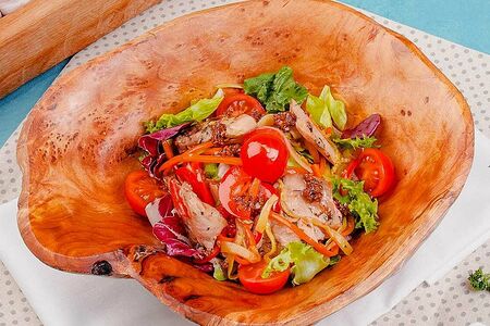 Салат Теплый с куриной грудкой и овощами
