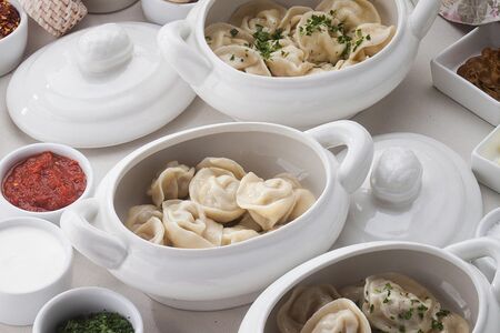 Отварные пельмени с курицей