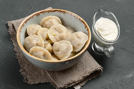 Пельмени мясные с бульоном