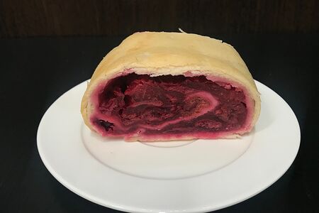 Штрудель с вишней