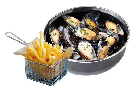 Мидии блю чиз с картофелем фри