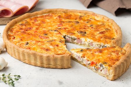 Пирог с ветчиной и грибами