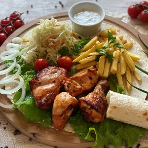 Комбо-набор Шашлык из куриного филе бедра с гарниром