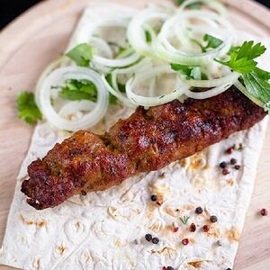 Люля-кебаб из курицы с грибами и сыром