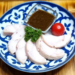 Рулет куриный с ткемали