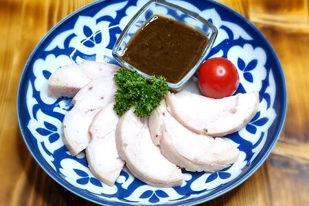 Рулет куриный с ткемали