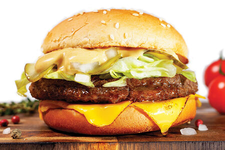 Бургер с соусом биг мак