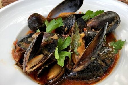 Мидии черные в соусе