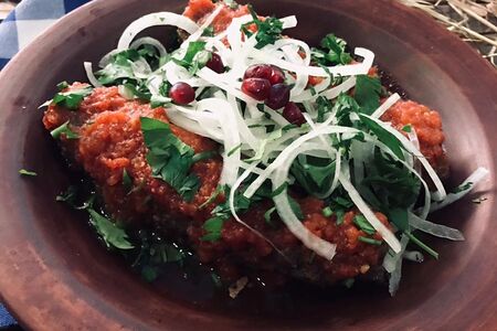 Люля-кебаб в соусе из курицы