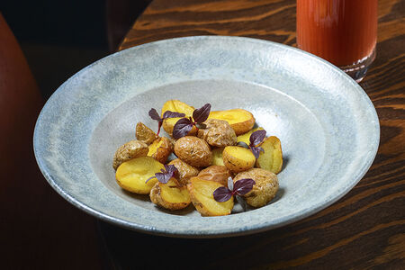 Запеченный молодой картофель