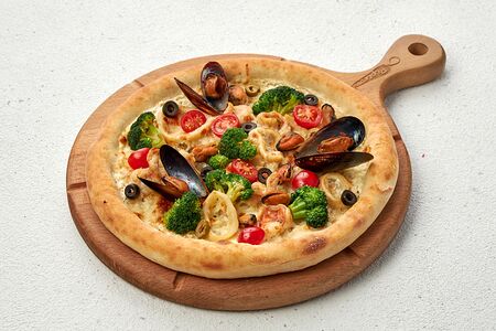 C морепродуктами и брокколи в сливочном соусе