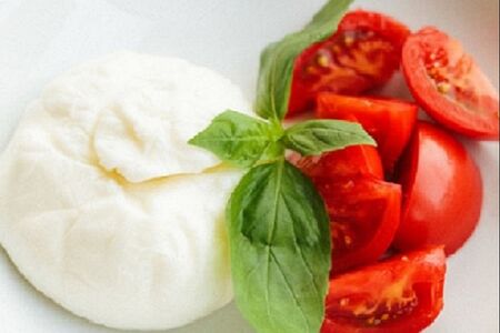 Капрезе с бурратой