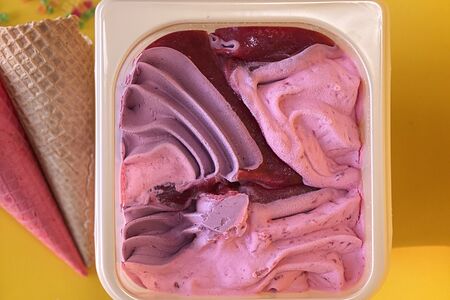 Мороженое Малина-Ежевика в мини-ванне