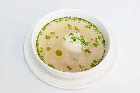 Суп на перепелином бульоне с яйцом