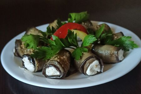 Рулеты из баклажан