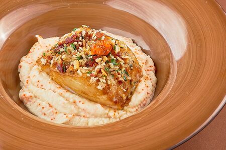 Филе трески с сельдереевым муссом и красной икрой