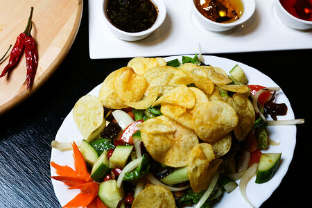 Салат с чипсами