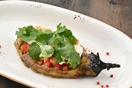 Баклажан печеный с мягким сыром