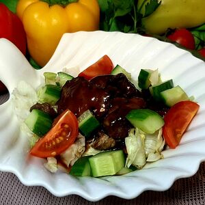 Салат с куриной печенью в соусе терияки