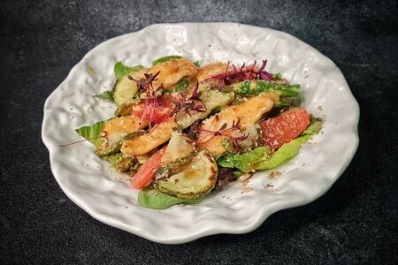 Салат с хрустящим цыпленком и цукини
