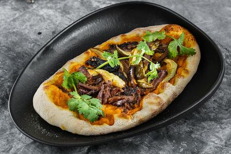 Пицетта с брискетом