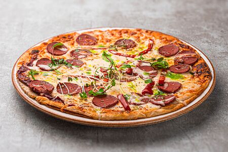 Пицца с Салями и копчёным перцем