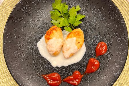 Куриные кнели в сливочном соусе