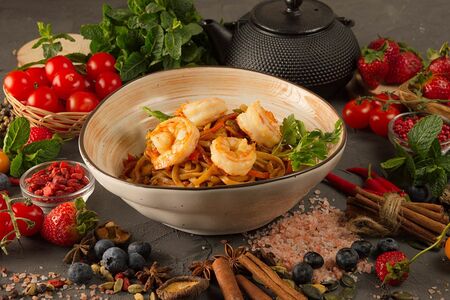 Удон с креветкой