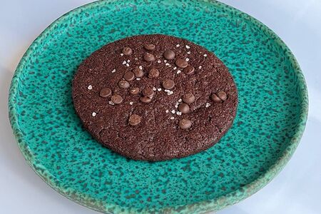 Шоколадное печенье с морской солью