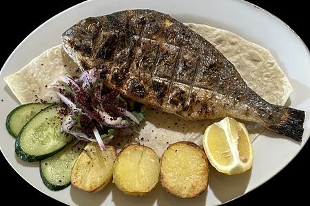 Дорадо на вертеле