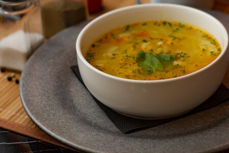 Суп куриный с лапшой