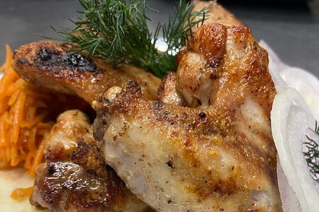 Куриные крылья на углях