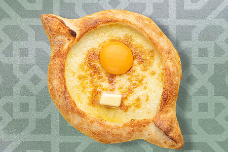 Хачапури по-аджарски средний