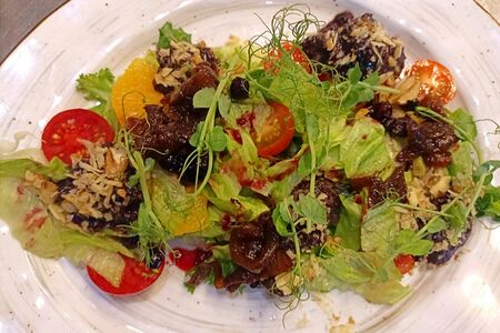 Салат с куриной печенью