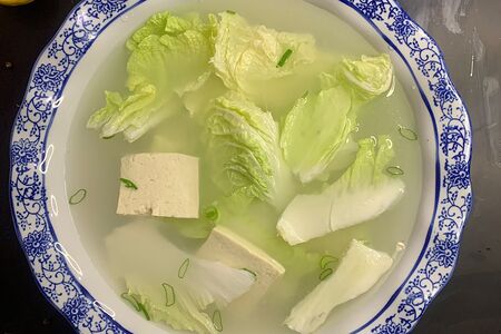Суп с китайской капустой и тофу