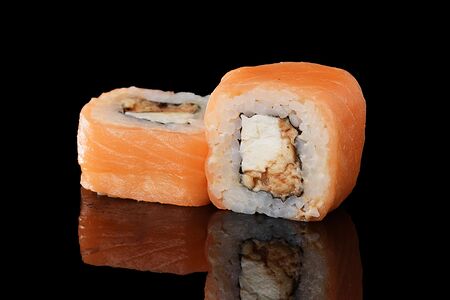 Ролл Филадельфия с угрем