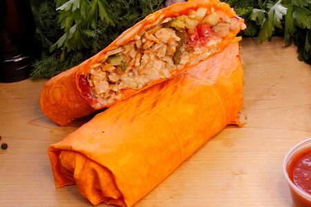 Шаурма в сырном лаваше