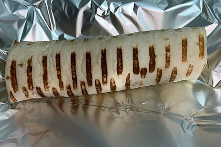 Сэндвич-ролл Буррито мексиканский в тортильи