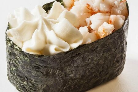 Гункан крем креветка