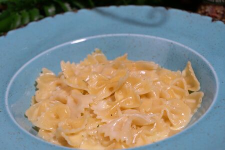 Фарфалле в сливочно-сырном соусе