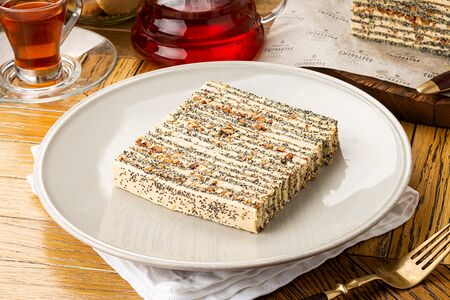 Маковый торт с фундуком