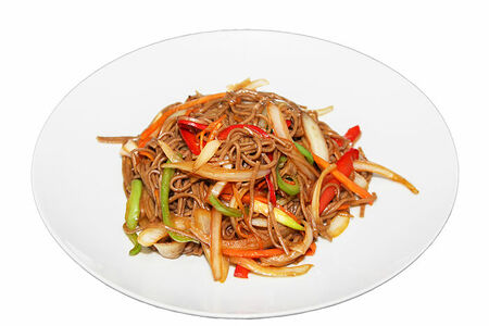 Гречневая лапша с овощами