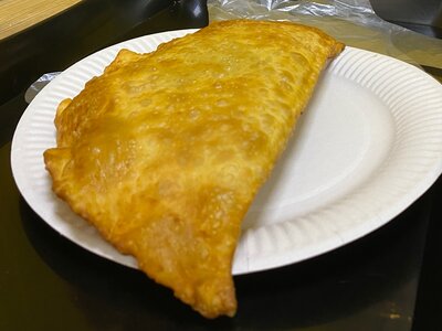 Чебурек с ветчиной и сыром