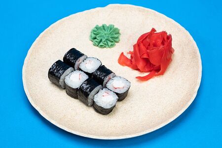 Ролл с крабом