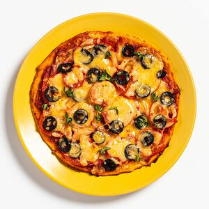 Пицца с копченой колбасой