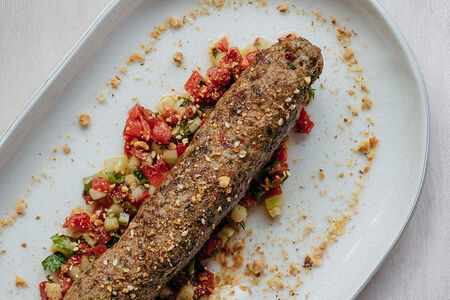 Кебаб из ягненка с травами и копченым мацони