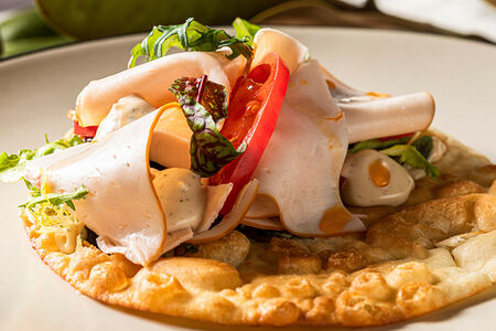 Наан сэндвич с индейкой