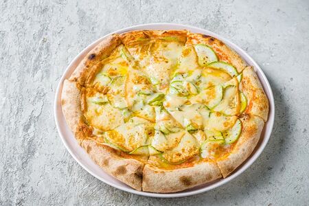 Кабачок и копченая скаморца