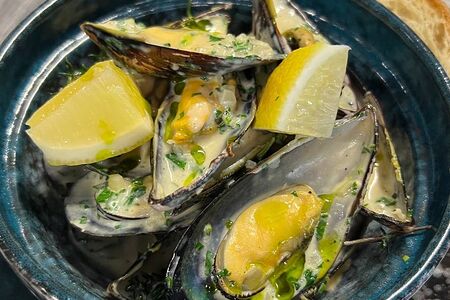 Мидии в сливочно-чесночном соусе